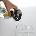 جرة ماء زجاجية تصنع شاي مثلج بالفواكه